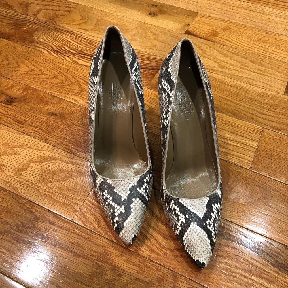 Authentic Hermès 90 Python Pumps. - Picture 4 of 6